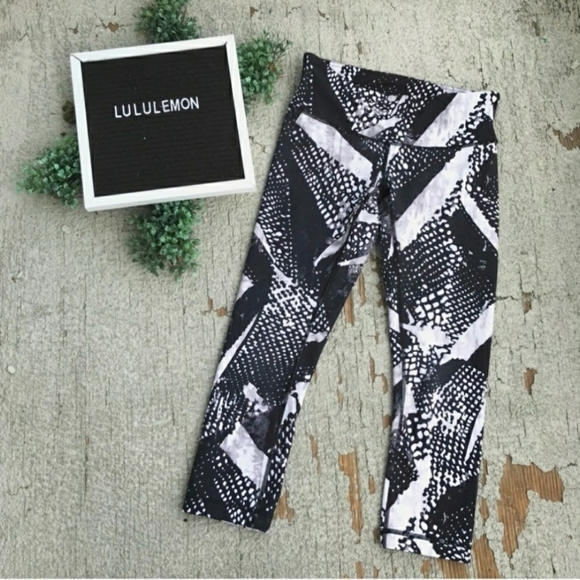 Lululemon leggings beautiful - Picture 2 of 3